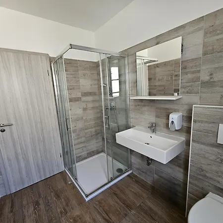 Great Mountain Bed & Breakfast Platak